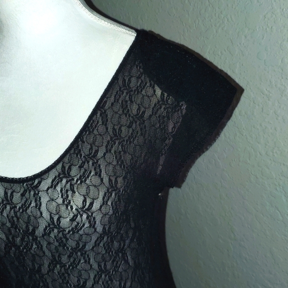 Womens Lace Mesh Black Rounded Neck Short Sleeve Sheer Top. - Picture 7 of 9